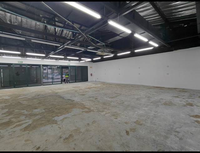 304M² RETAIL TO LET IN BRYANSTON